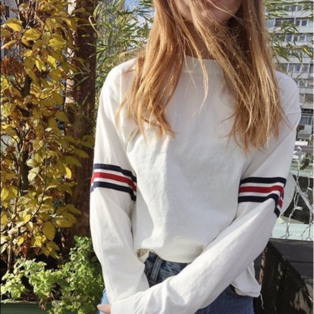 BRANDY MELVILLE STRIPED GRETCHEN TOP